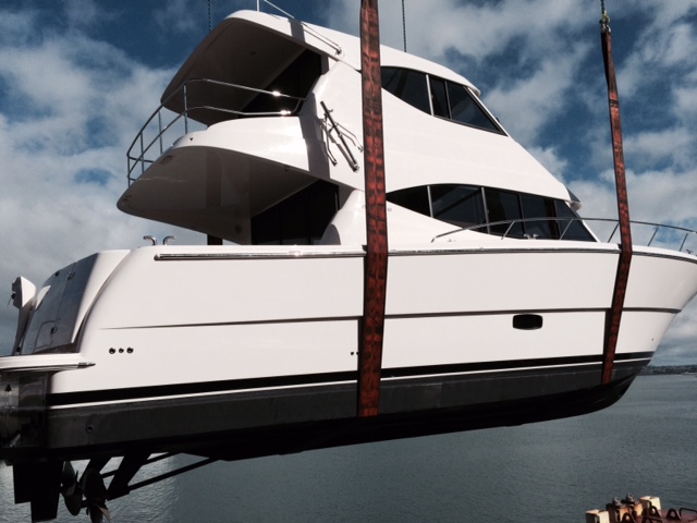 Project cargo (boat) suspended in midair for loading